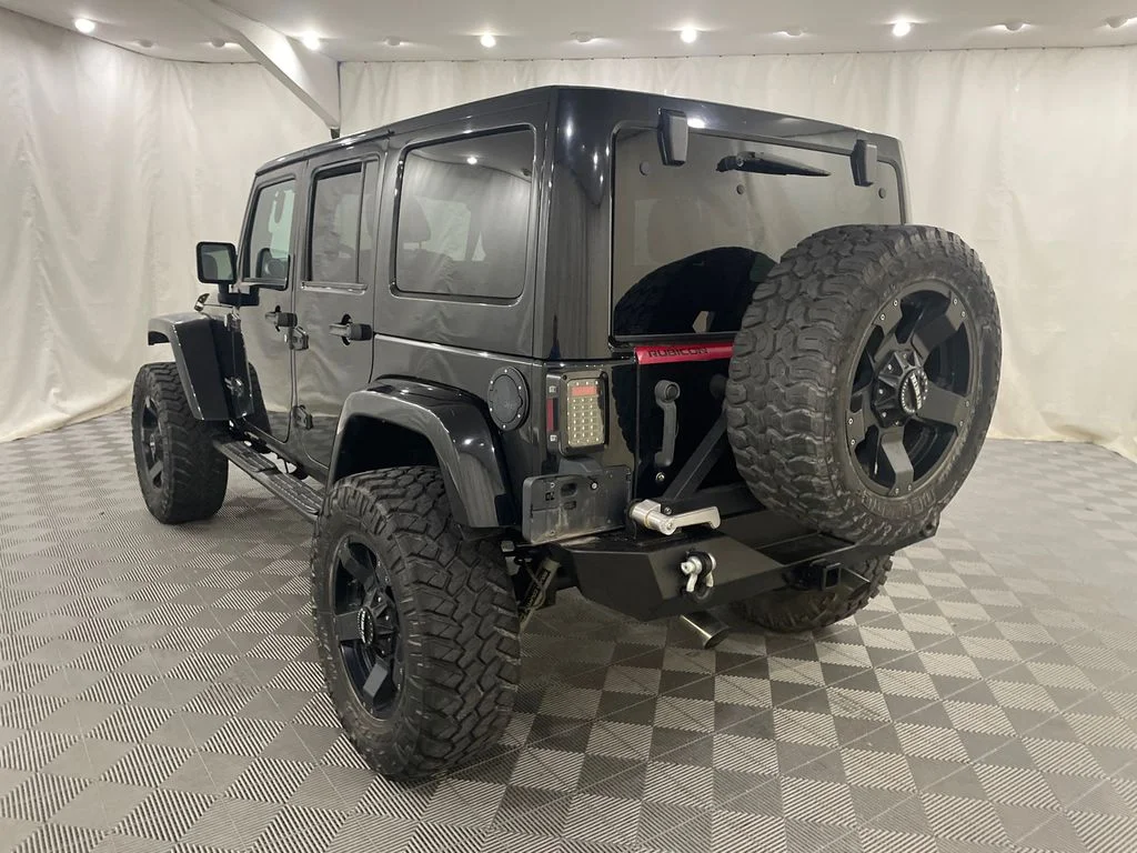 Used 2012  Jeep Rubicon image 9
