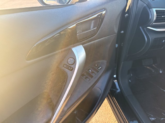 Used 2018 Black Mitsubishi LE image 11