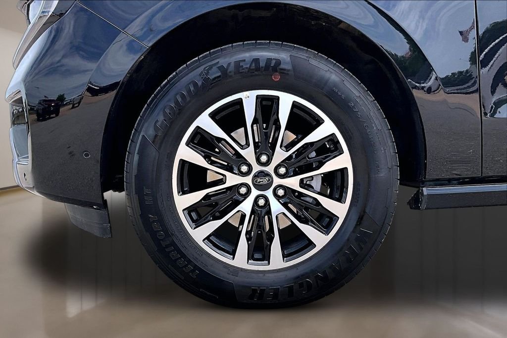 Used 2025 Black Ford Platinum image 8