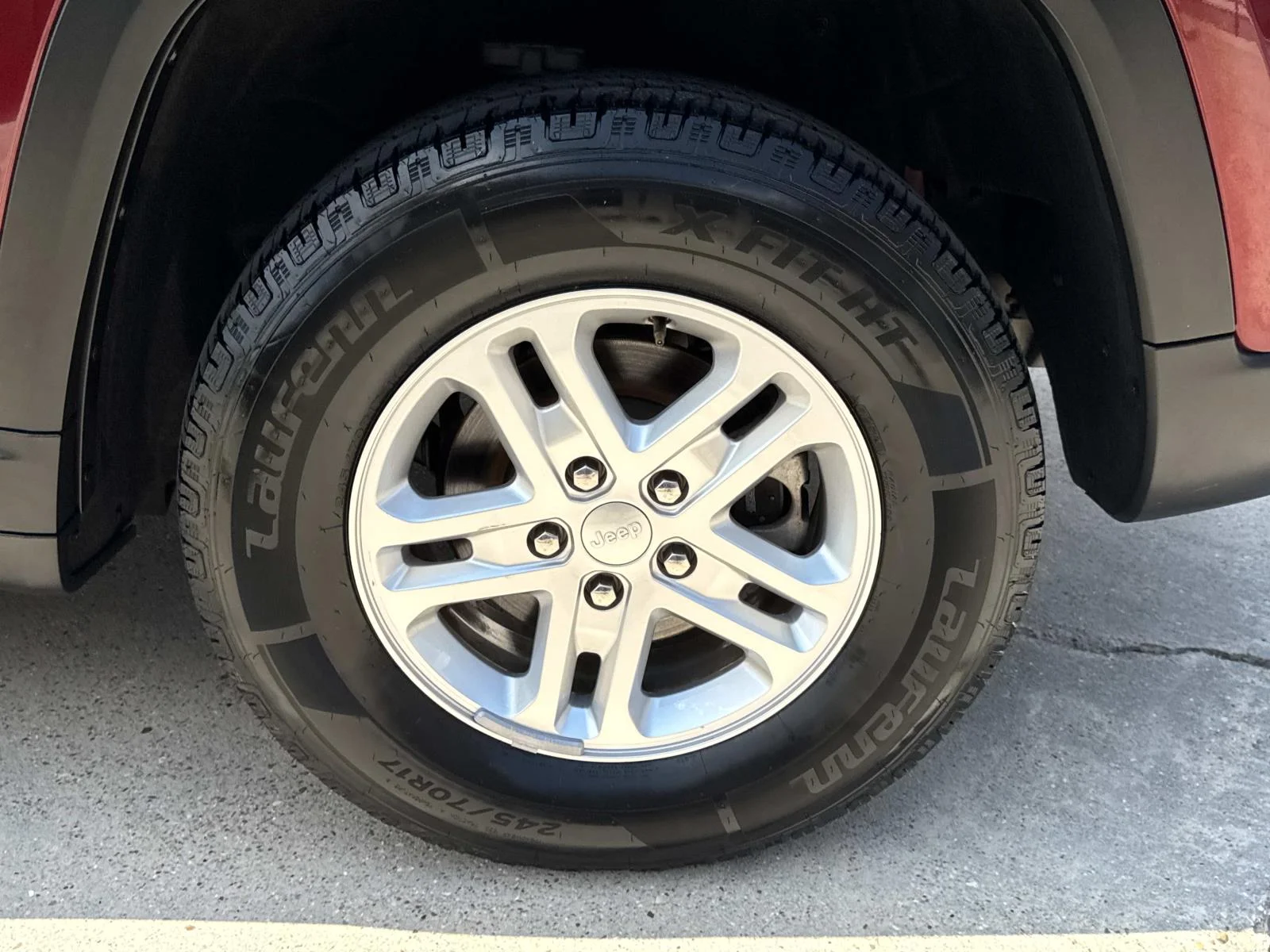 Used 2024 Velvet Red Pearlcoat Jeep Laredo image 4