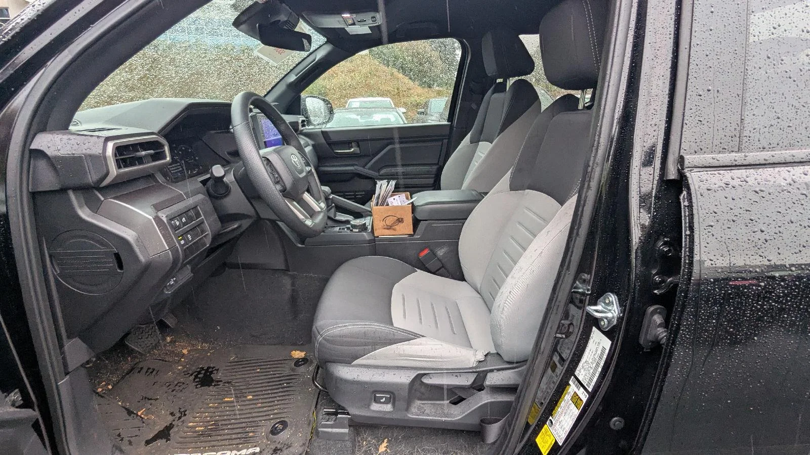 Used 2025  TOYOTA SR5 image 14