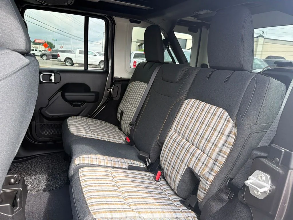 New 2026 Granite Crystal Metallic Clear-Coat Exterior Paint Jeep 85th Anniversary Edition image 17