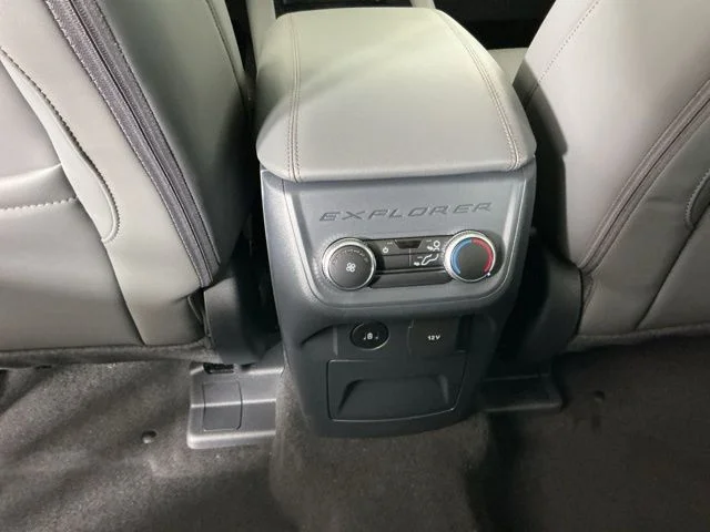New 2026 Star White Metallic Tri-Coat Ford Active image 26