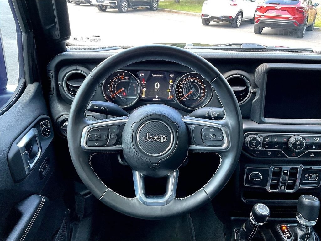 Used 2023 Black Jeep Overland image 17