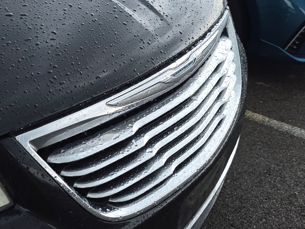 Used 2013 Black Chrysler Touring-L image 13