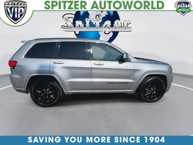 Used 2019 Silver Jeep Altitude image 11