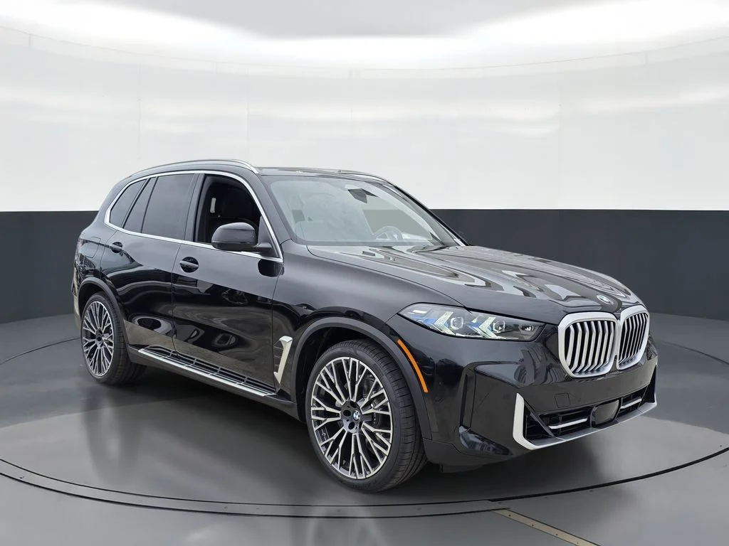 Used 2026 Black BMW sDrive40i image 2