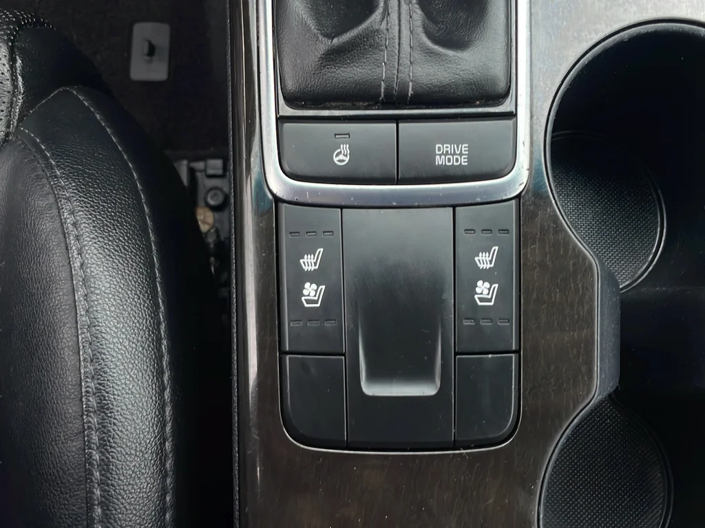 Used 2016 Gray Kia EX image 21