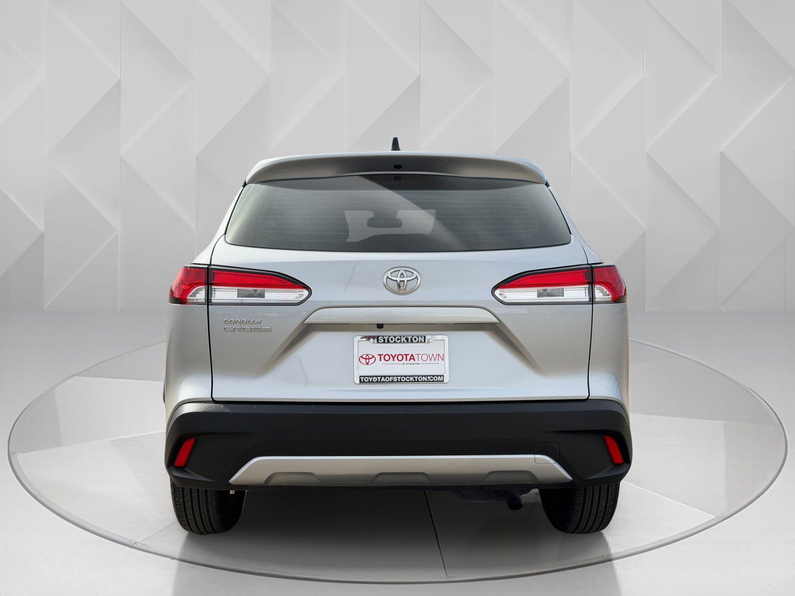 Certified Used 2022 Sonic Silver Toyota L image 4