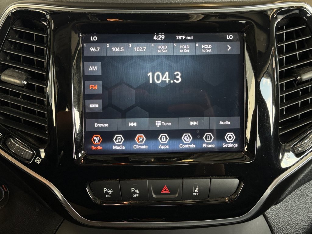 Used 2021 Blue Jeep Limited image 21