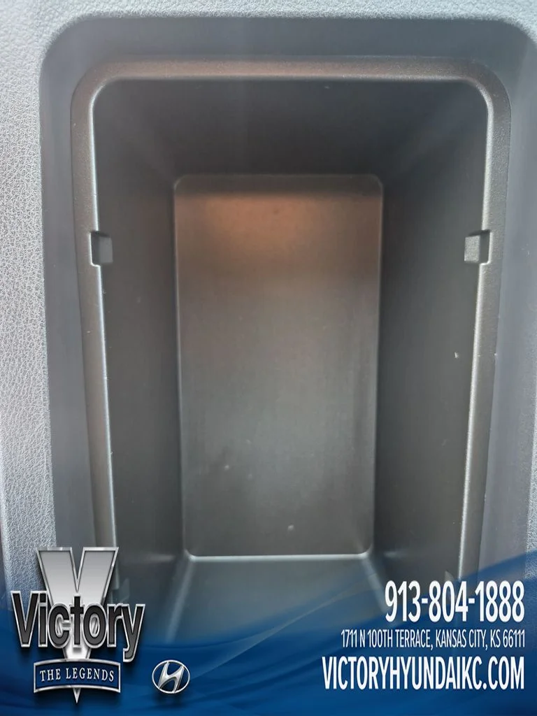 Used 2025 White Nissan 2.5 SV image 24