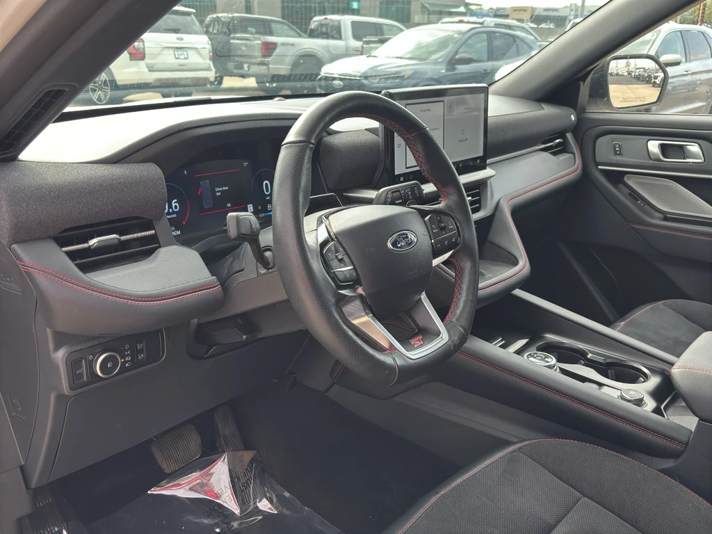 Used 2025 Star White Ford ST image 10