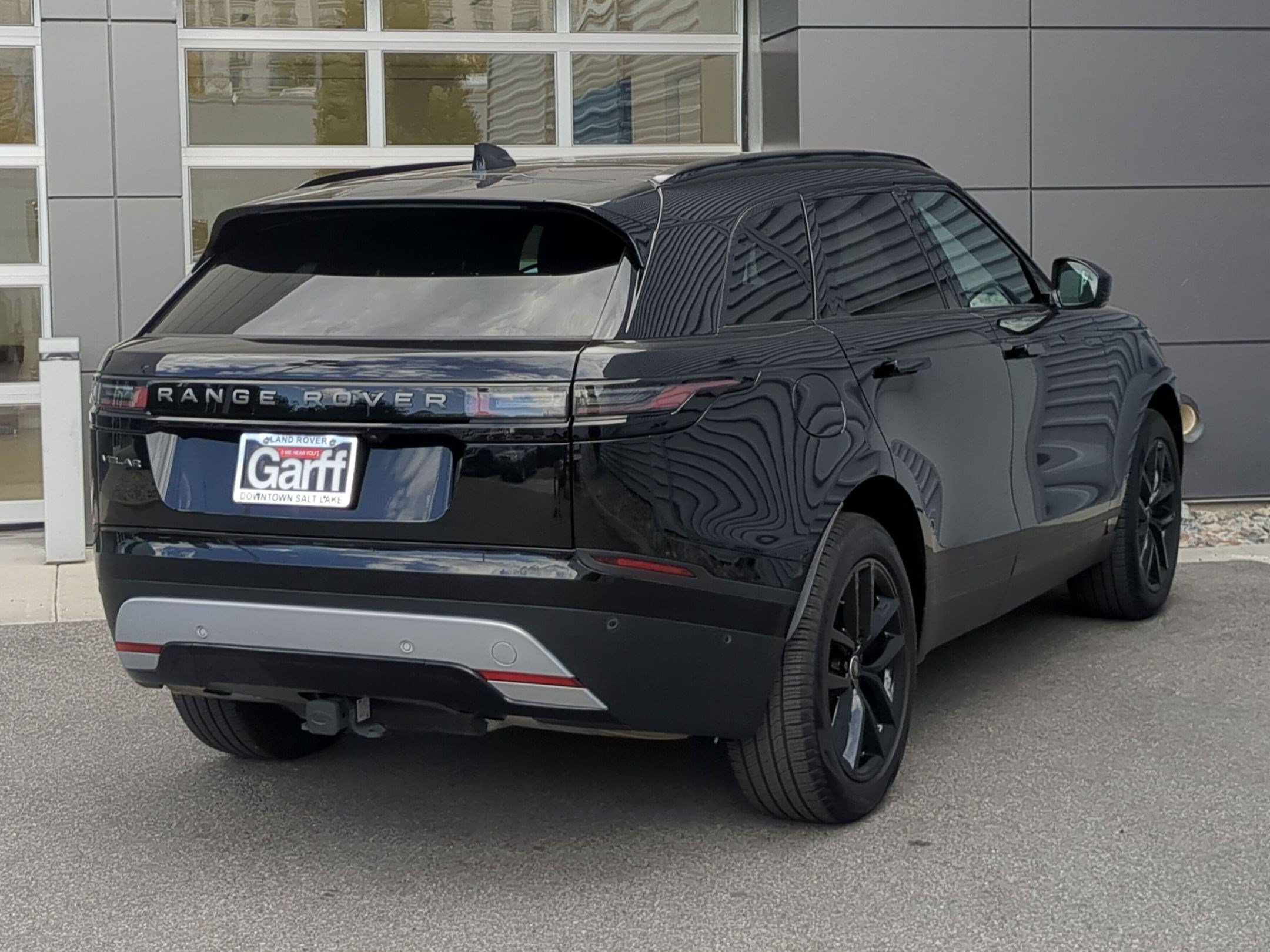 Used 2026 Santorini Black Metallic Land Rover S image 5