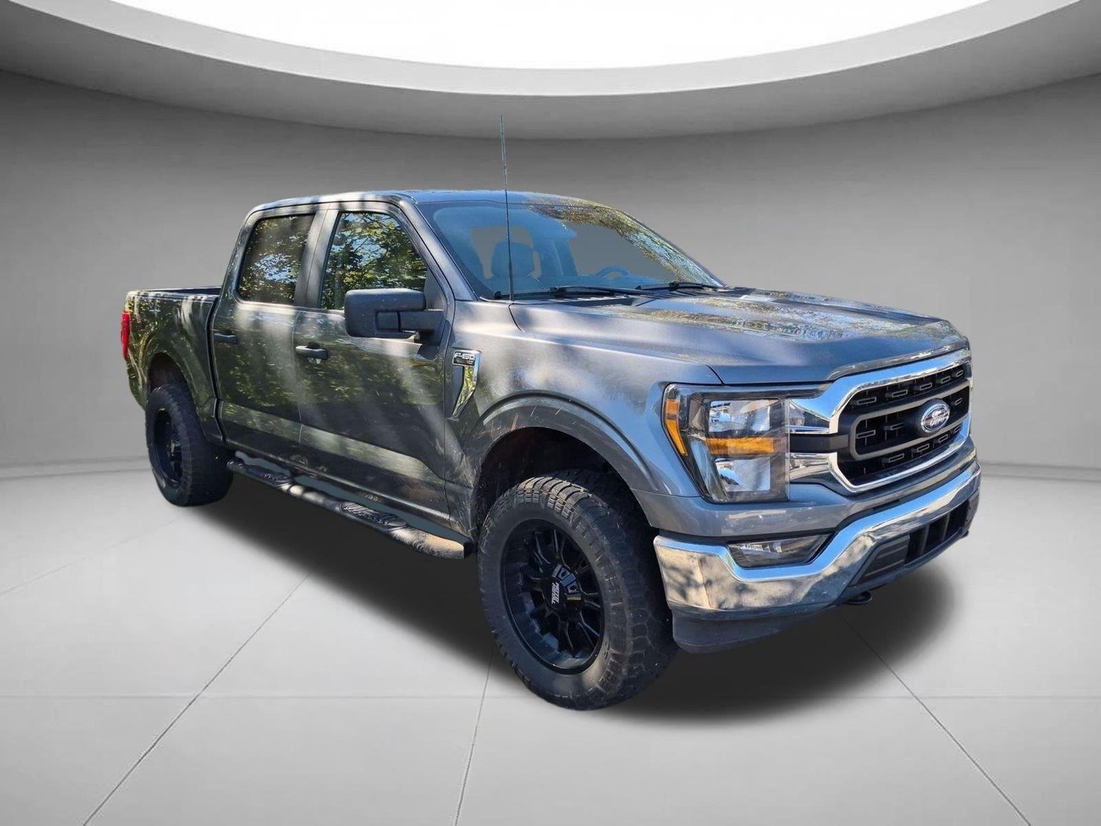 Used 2023 Carbonized Gray Metallic Ford XLT image 3