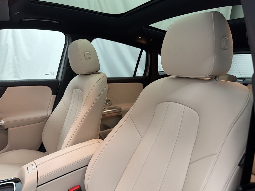 Used 2026 Silver Mercedes-Benz GLA 250 image 13