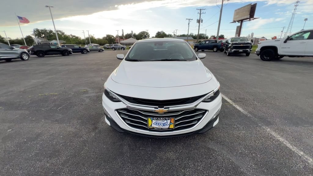 Used 2024 Summit White Chevrolet 1LT image 3