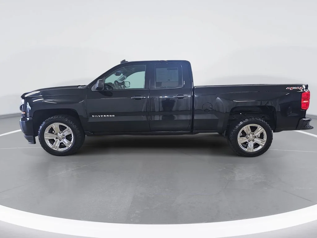 Used 2017 Black Chevrolet Custom image 7
