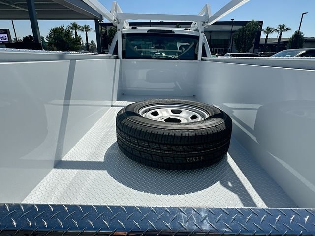 2025 Ford F-350 Super Duty Chassis Cab XL - Photo 25