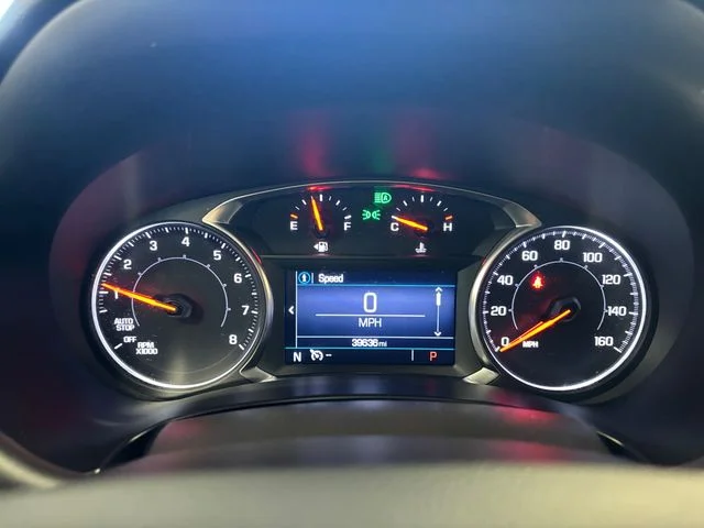 Used 2022  GMC SLE image 17