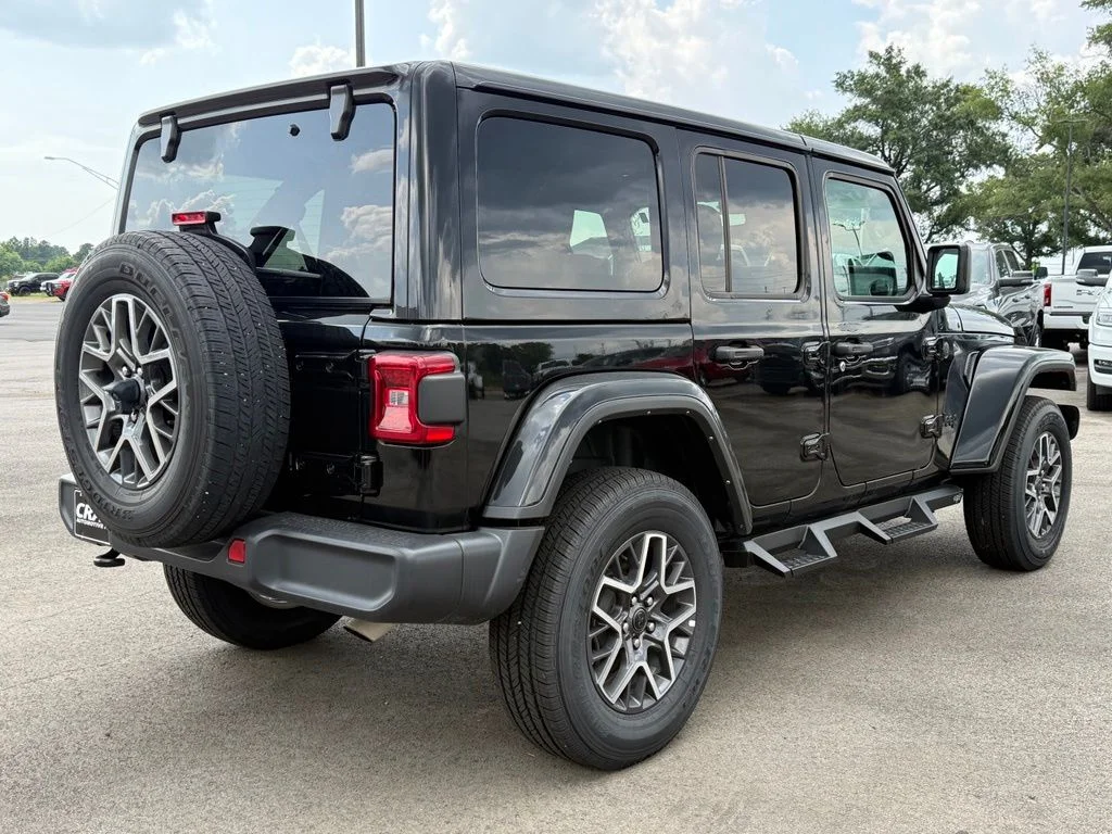 Used 2025 Black Jeep Sahara image 8