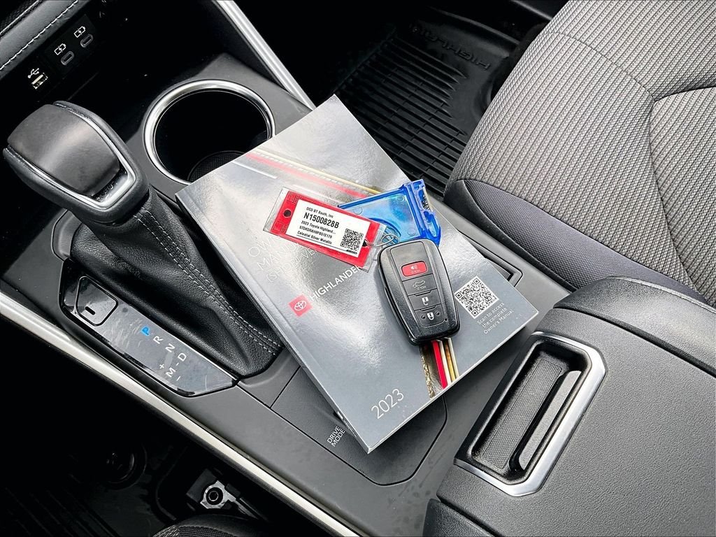 Used 2023 Silver Toyota LE image 32