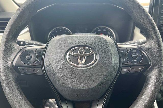 Used 2021 White Toyota XLE image 32