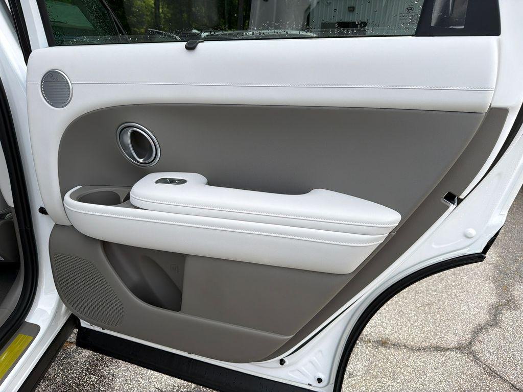 New 2026 White Hyundai Blue SEL Premium 7P image 16