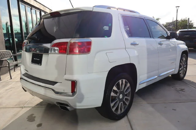 Used 2016 Summit White GMC Denali image 3