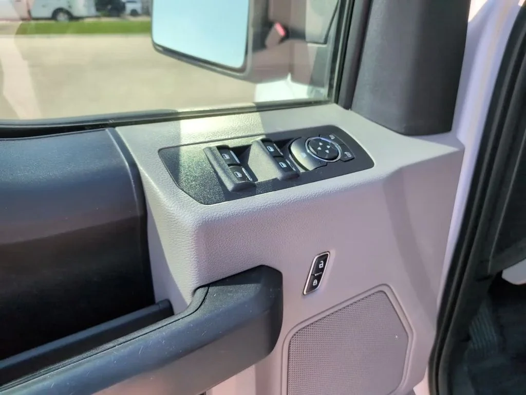 Used 2016 White Ford XL image 14