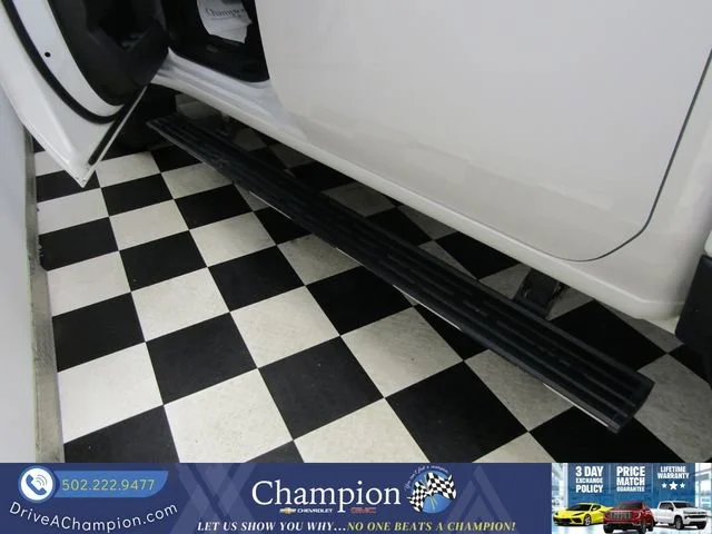 Used 2024 White Frost Tricoat GMC Denali image 21