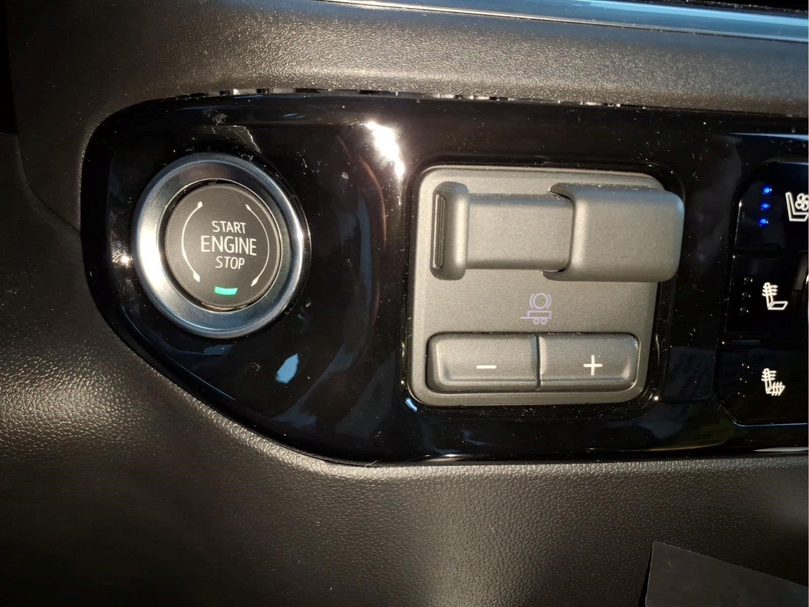 Used 2026 Summit White Chevrolet LTZ image 30