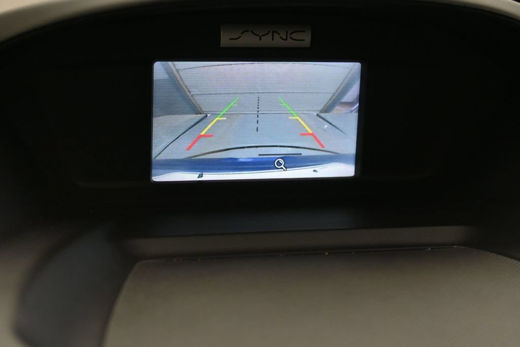 Used 2015 Blue Ford SE image 9