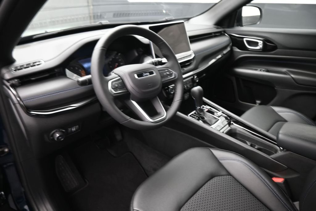 New 2026 Fathom Blue Pearl Coat Jeep Latitude image 18