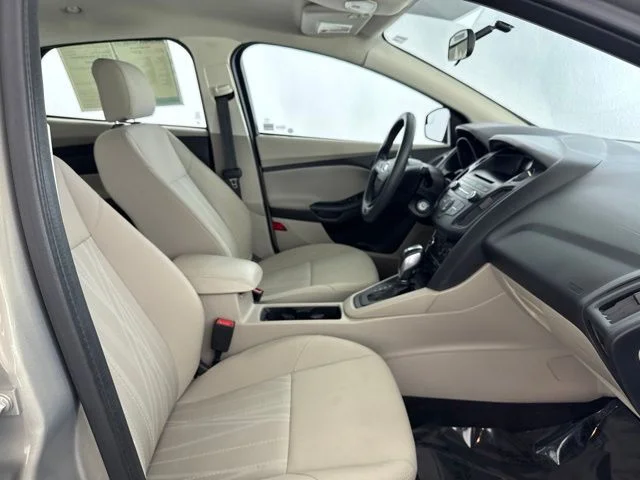 Used 2016  Ford SE image 24