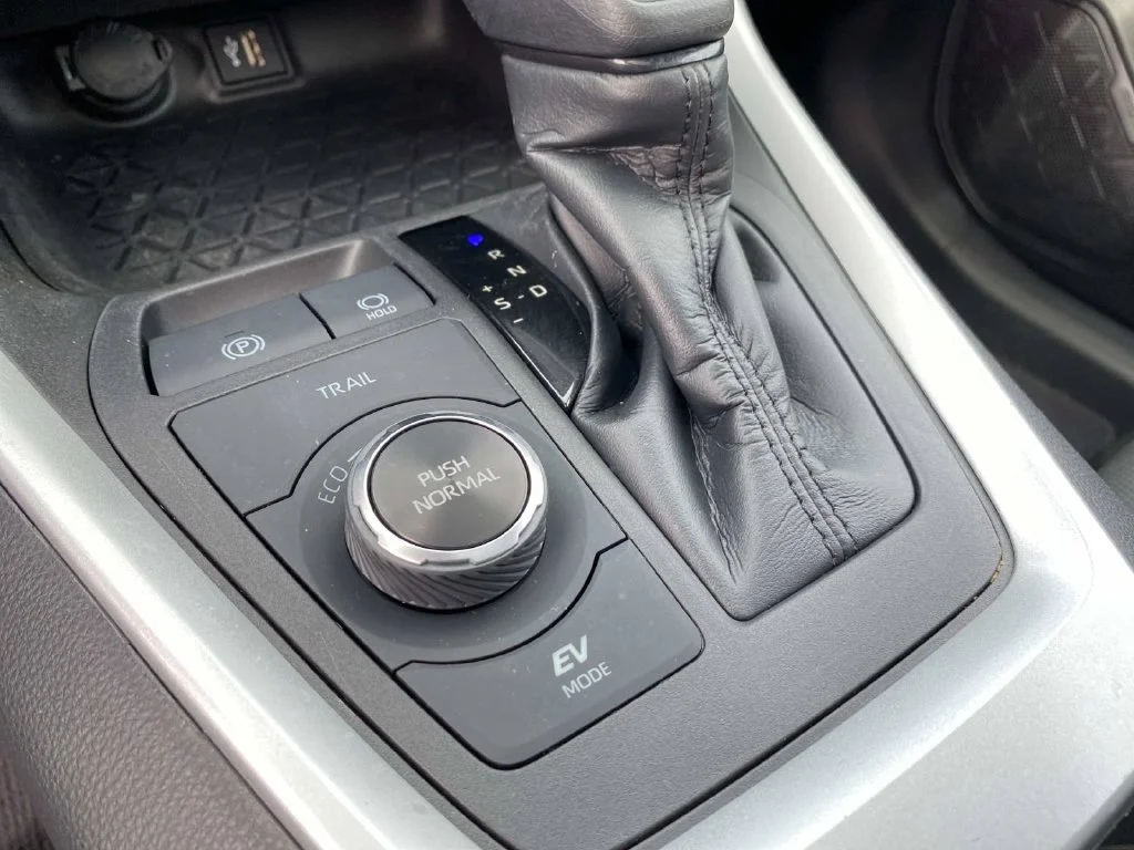 Used 2023 Silver Toyota XLE image 17