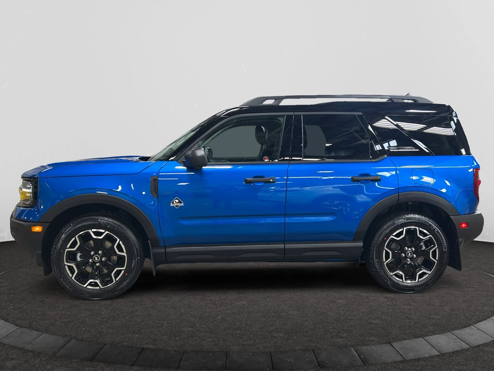 New 2026 Velocity Blue Metallic Ford Outer Banks image 2