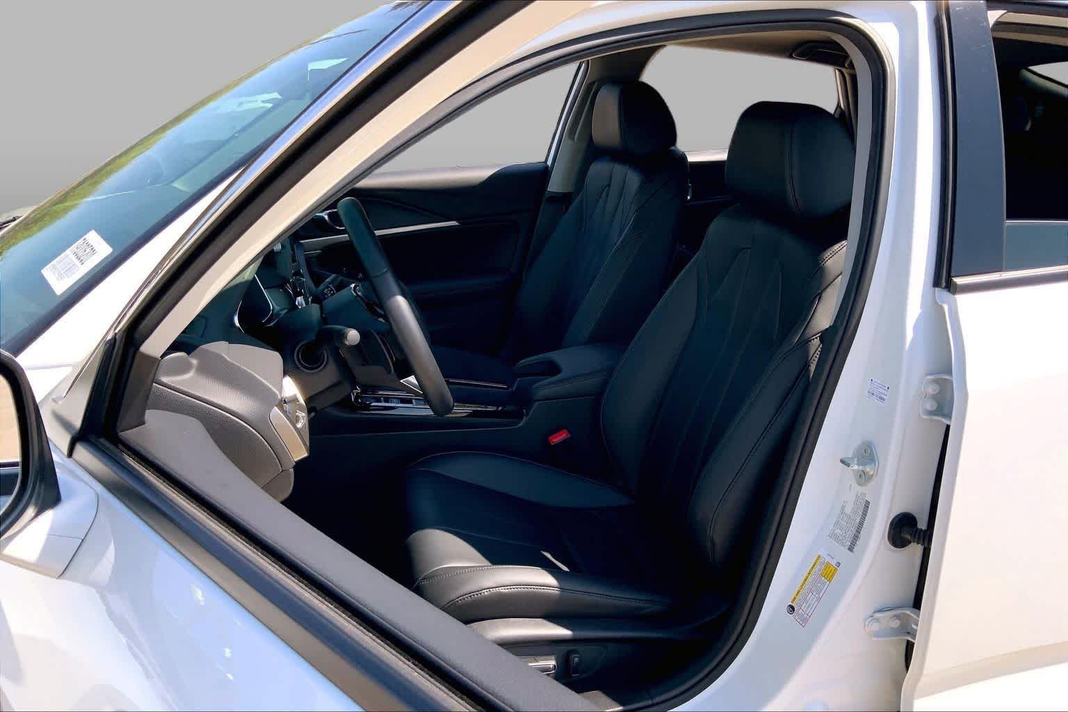 Used 2026 Platinum White Pearl Acura  image 8