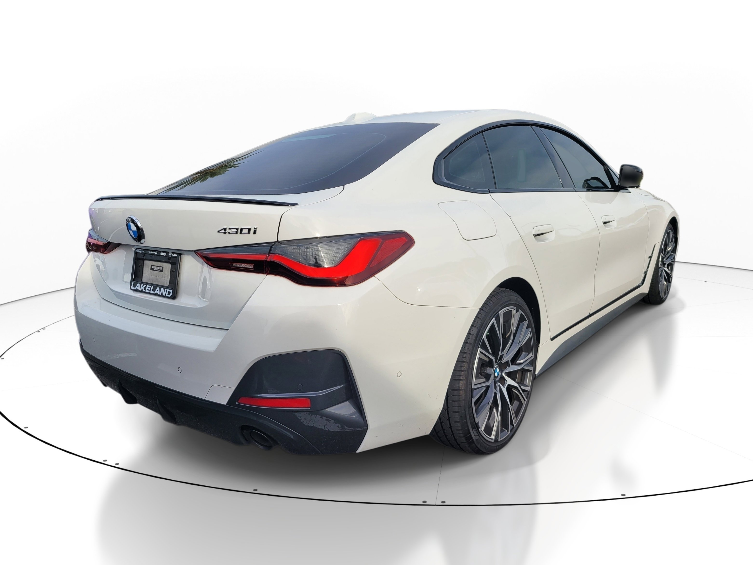 Used 2023 Alpine White BMW 430i image 4