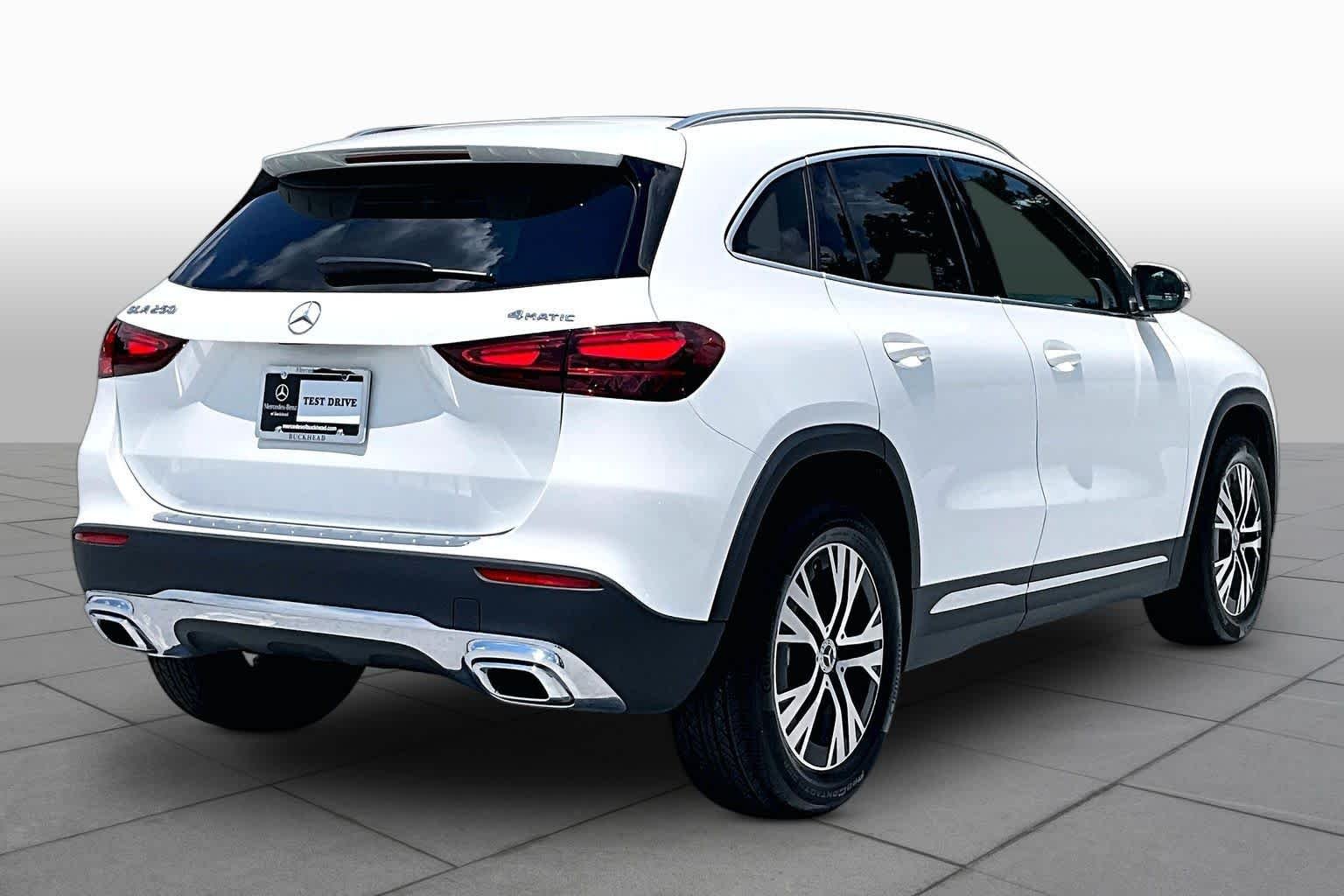 Used 2026 Polar White Mercedes-Benz GLA 250 image 13