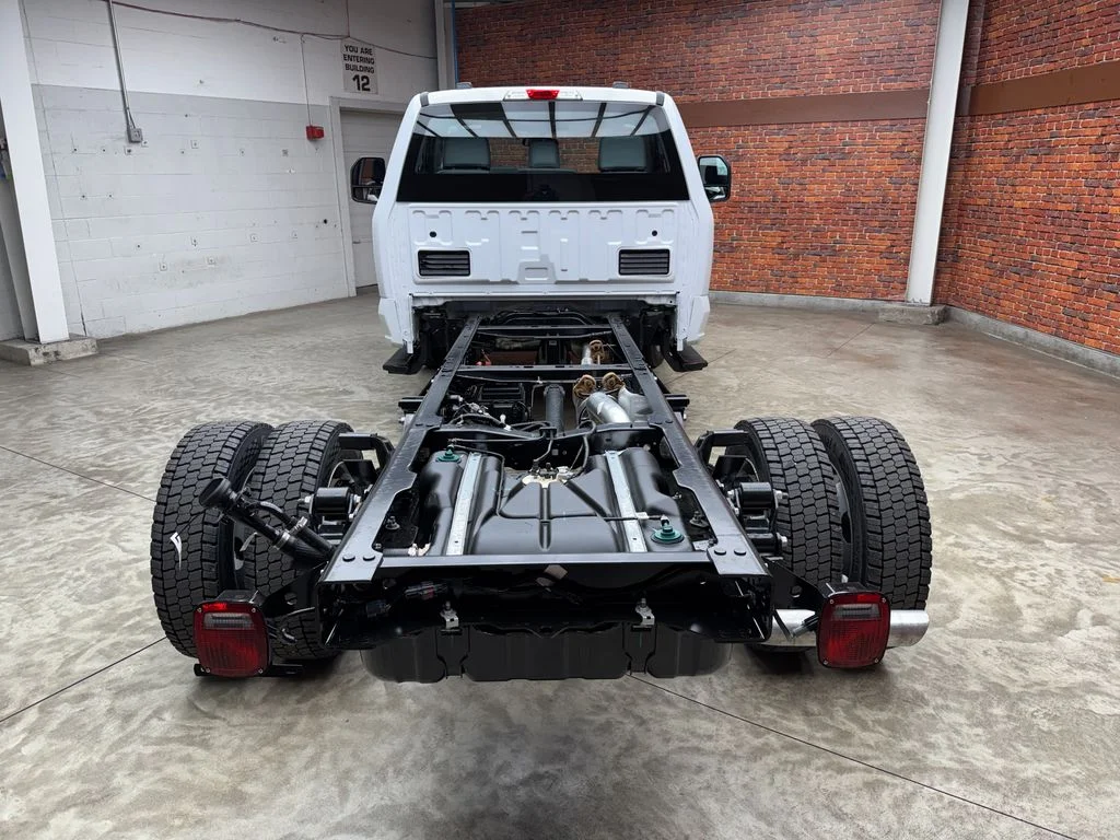 New 2026 Oxford White Ford F-450® XL image 4