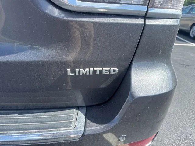 Used 2019 Gray Jeep Limited image 7