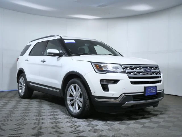 Used 2018 White Ford Limited image 1