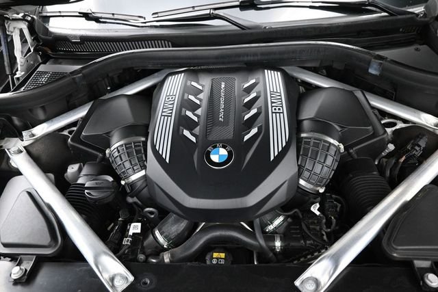 Used 2021 White BMW M50i image 20