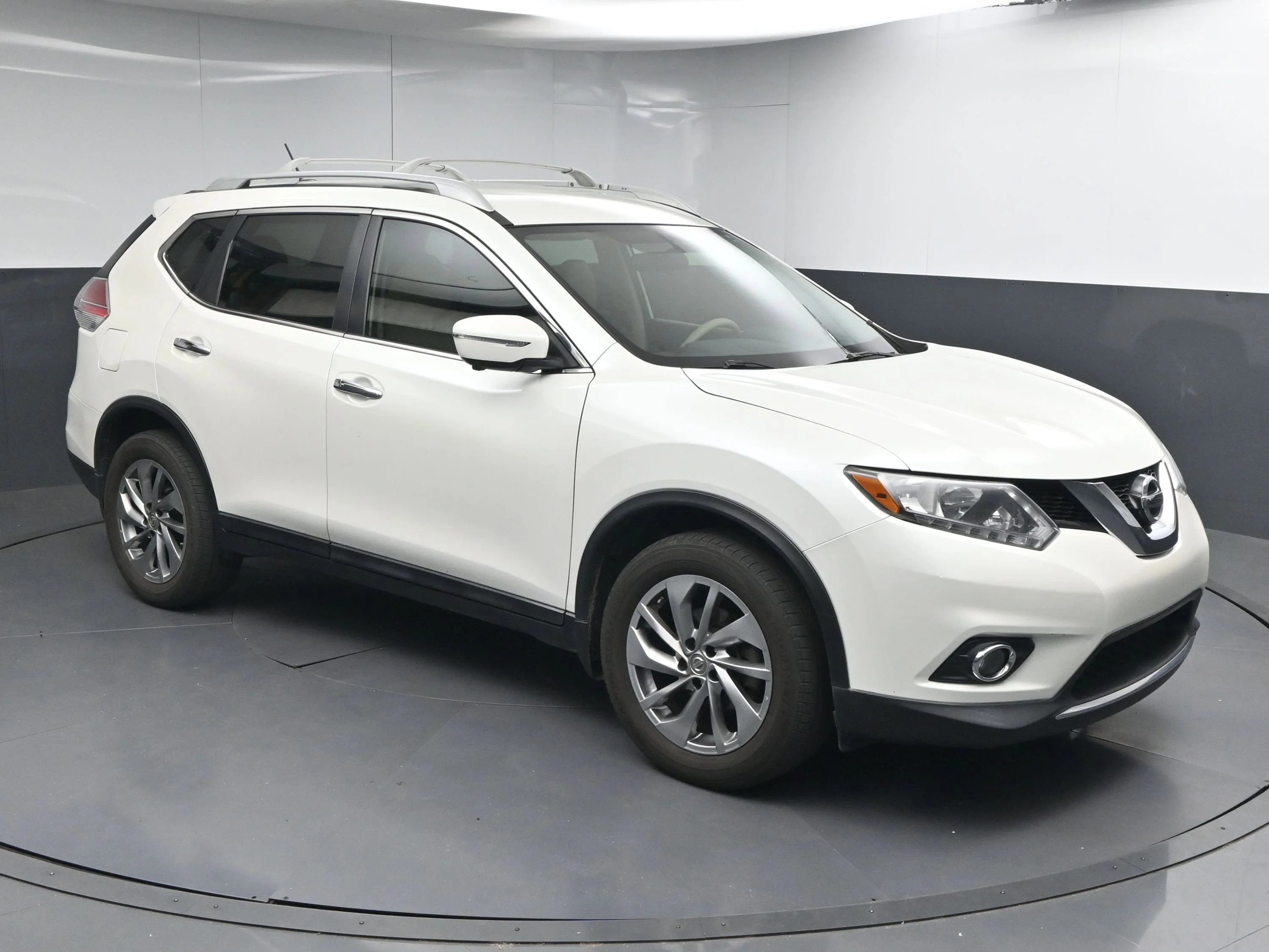 2015 Nissan Rogue SL FWD's photo
