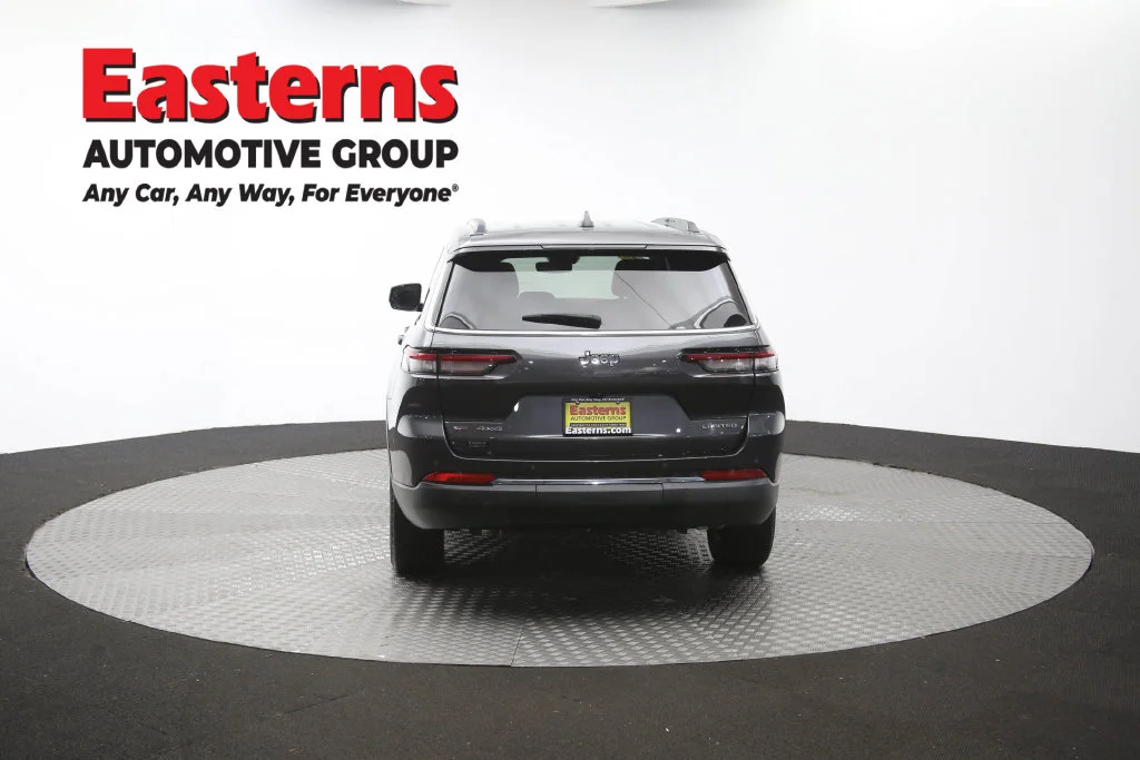 Used 2022 Gray Jeep Limited image 40