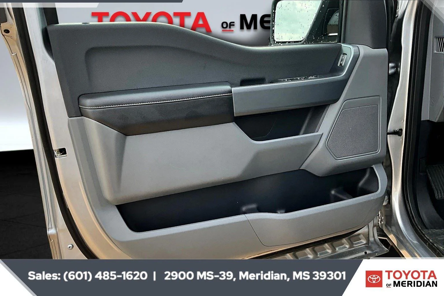 Used 2023 Iconic Silver Ford XLT image 17