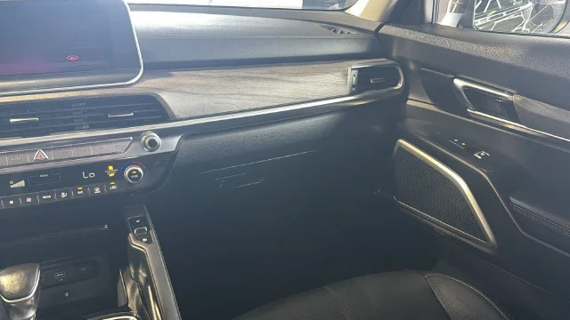 Used 2022 Green Kia EX image 18