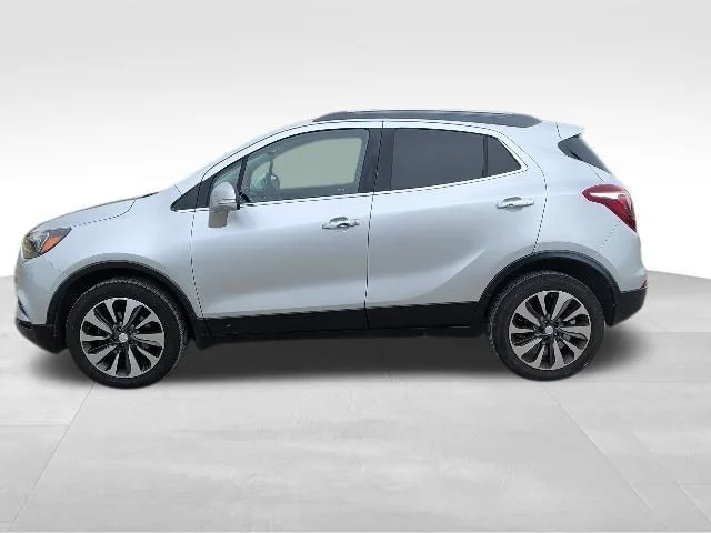 Used 2017 Silver Buick Preferred II image 8