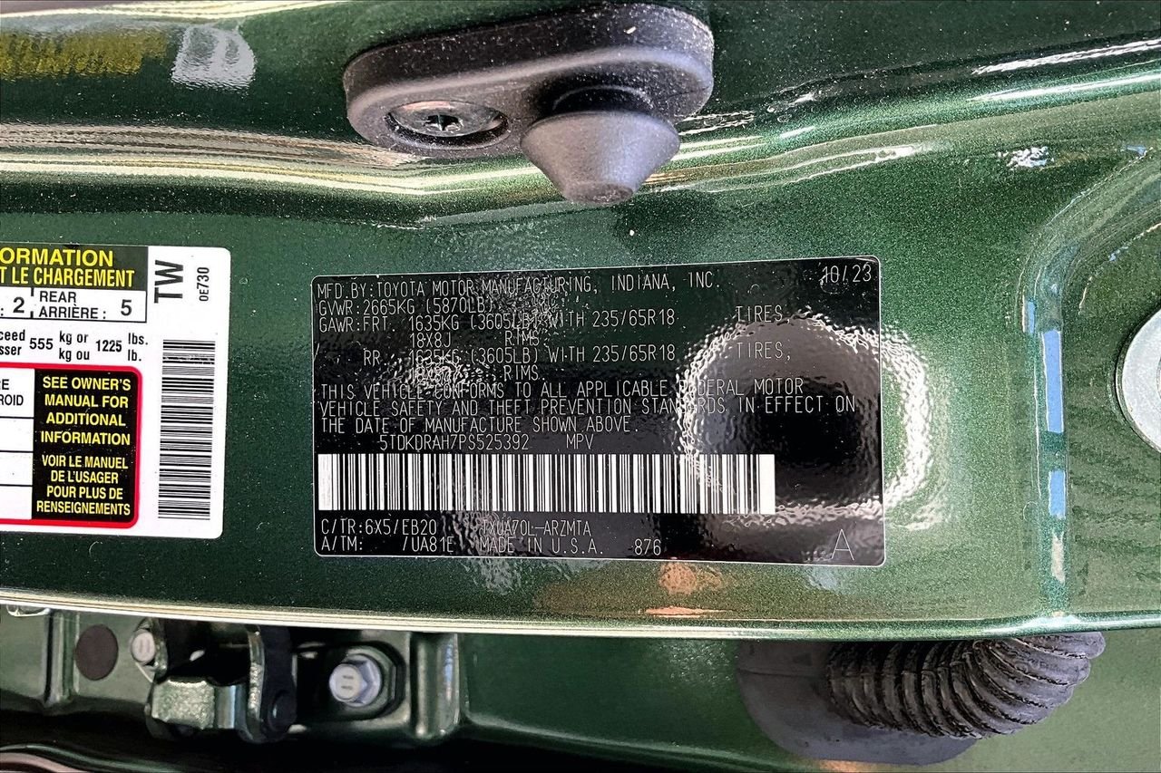 Used 2023  Toyota XLE image 16