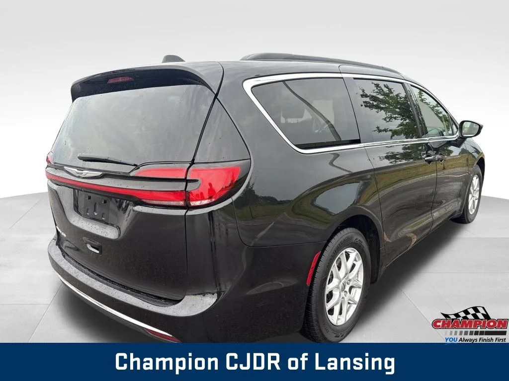 Used 2022 Black Chrysler Touring L image 8